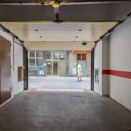 3br Spacious Patio 2 Min To - Parking *